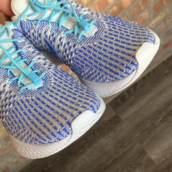 Nike - Picture 15 of 17